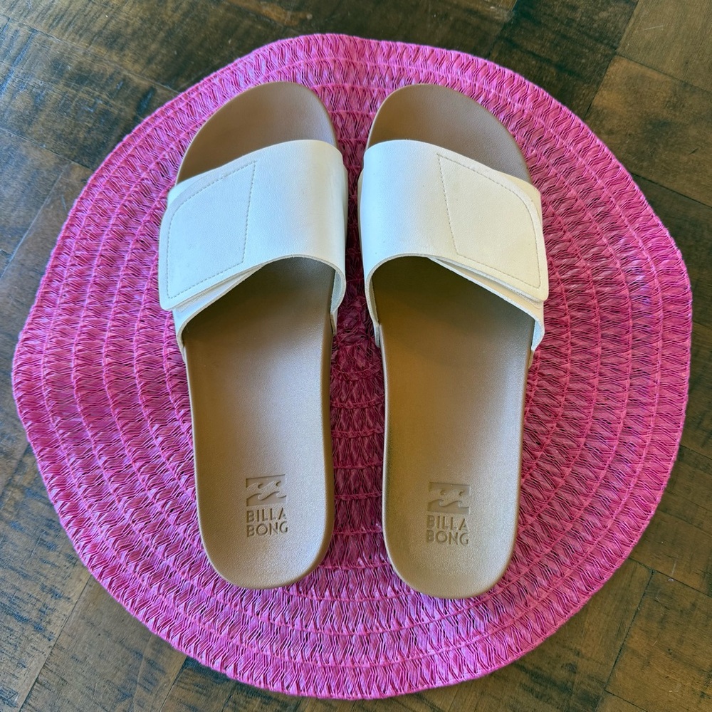 Billabong Women's White Slide Sandals with Tan Footbed - Size 10